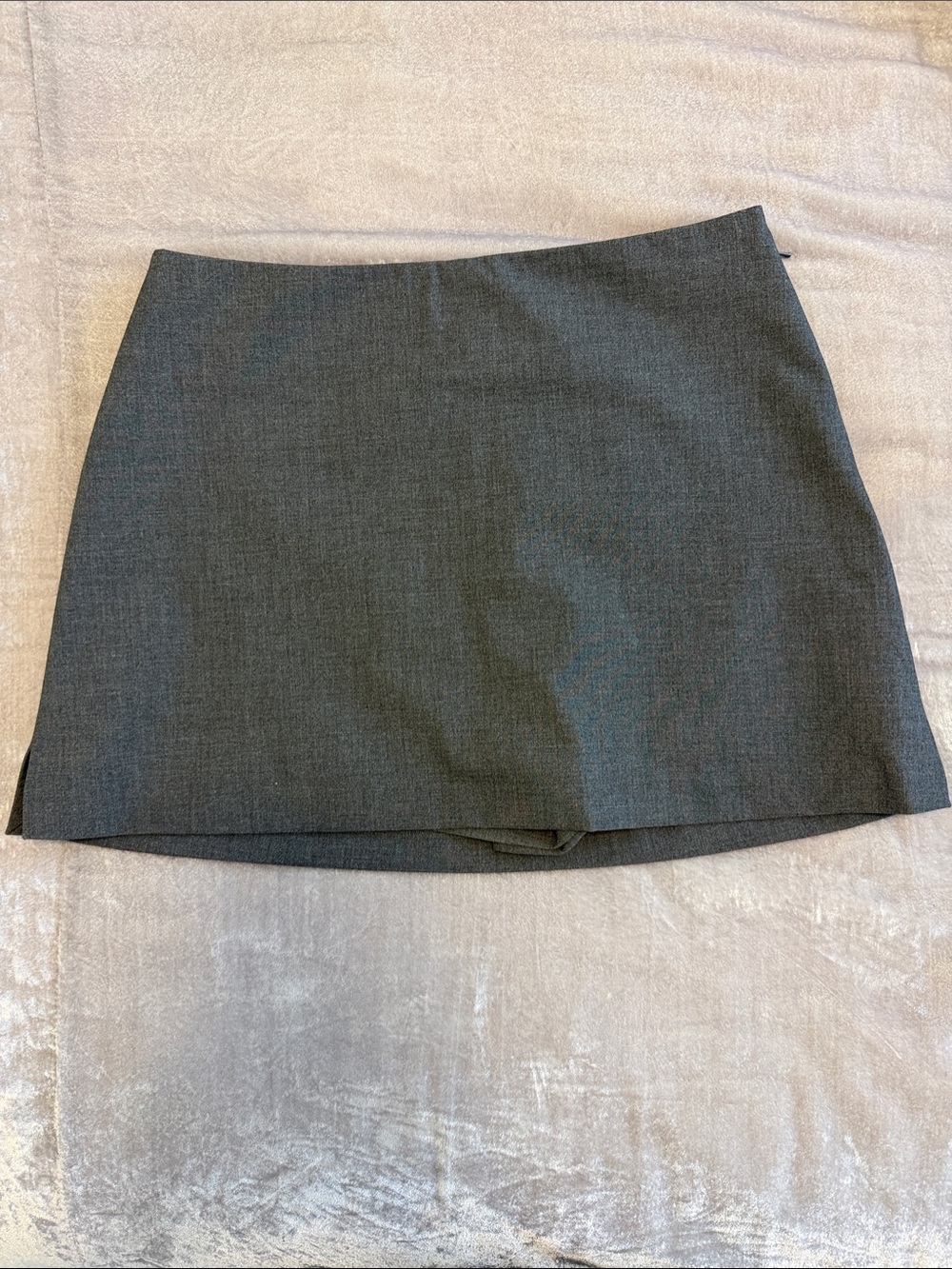 Aritzia Babaton Roundup Skort - Heather Grey.